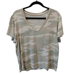 American Eagle Soft & Sexy Camo V-Neck T-Shirt Women's Size Small Camouflage